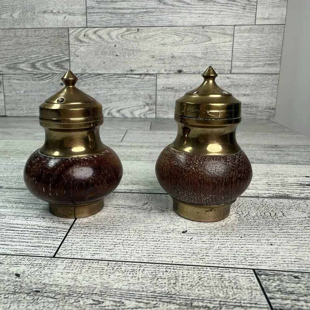 VINTAGE BRASS‎ & WOOD TABLE SALT AND PEPPER SHAKERS Small Size Taiwan Made
